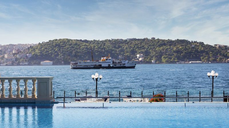 Pool – Ciragan Palace Kempinski Istanbul
