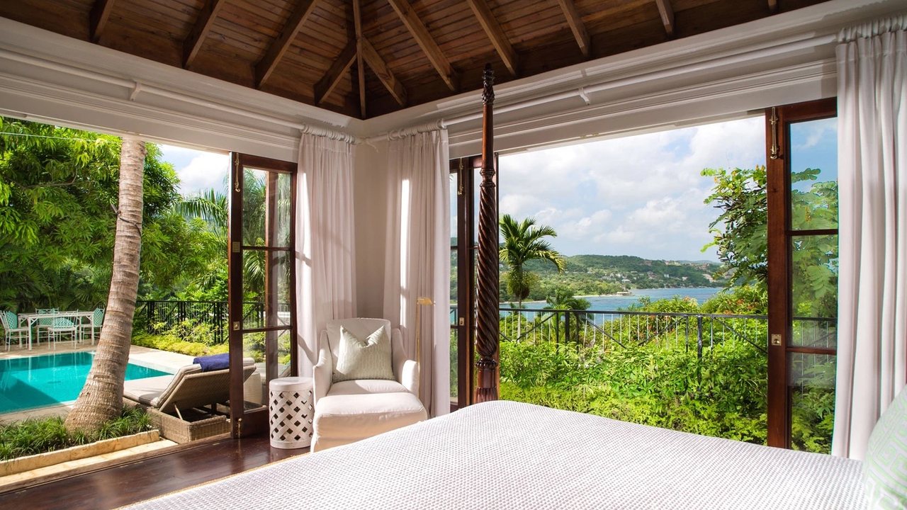 Round Hill Hotel & Villas