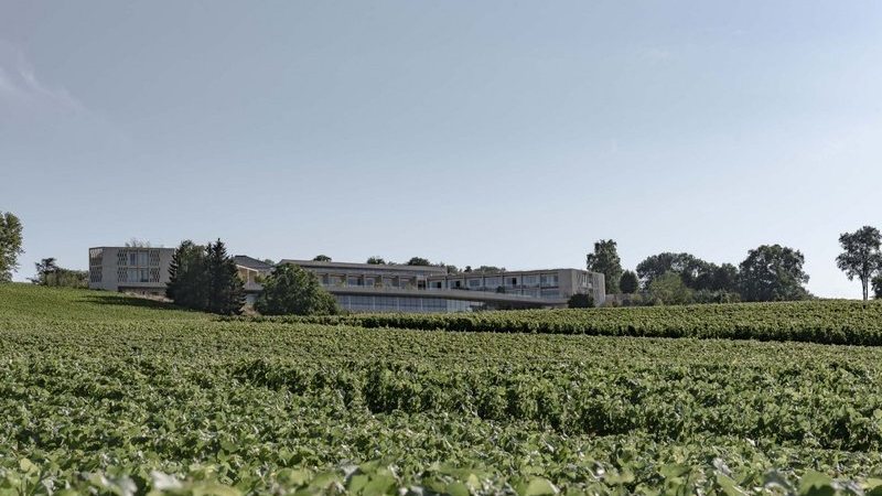 Royal Champagne Hotel