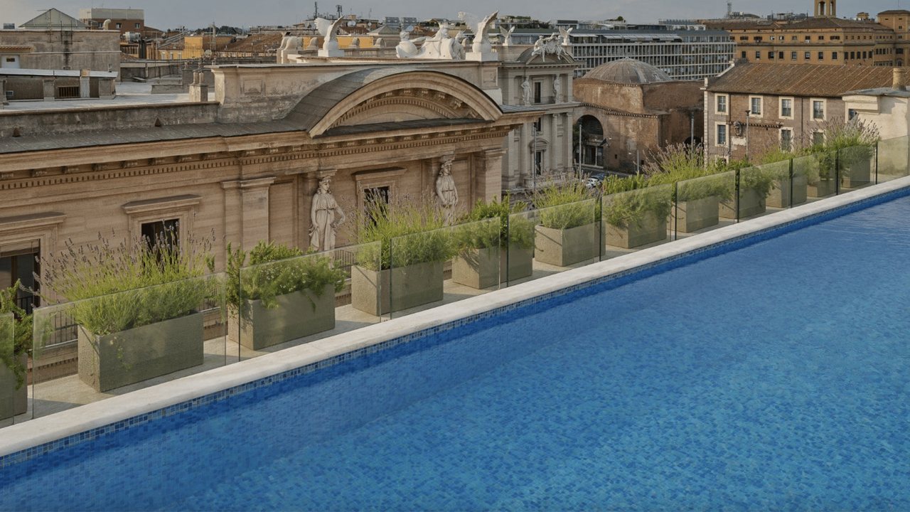 Pool – Anantara Palazzo Naiadi Rom
