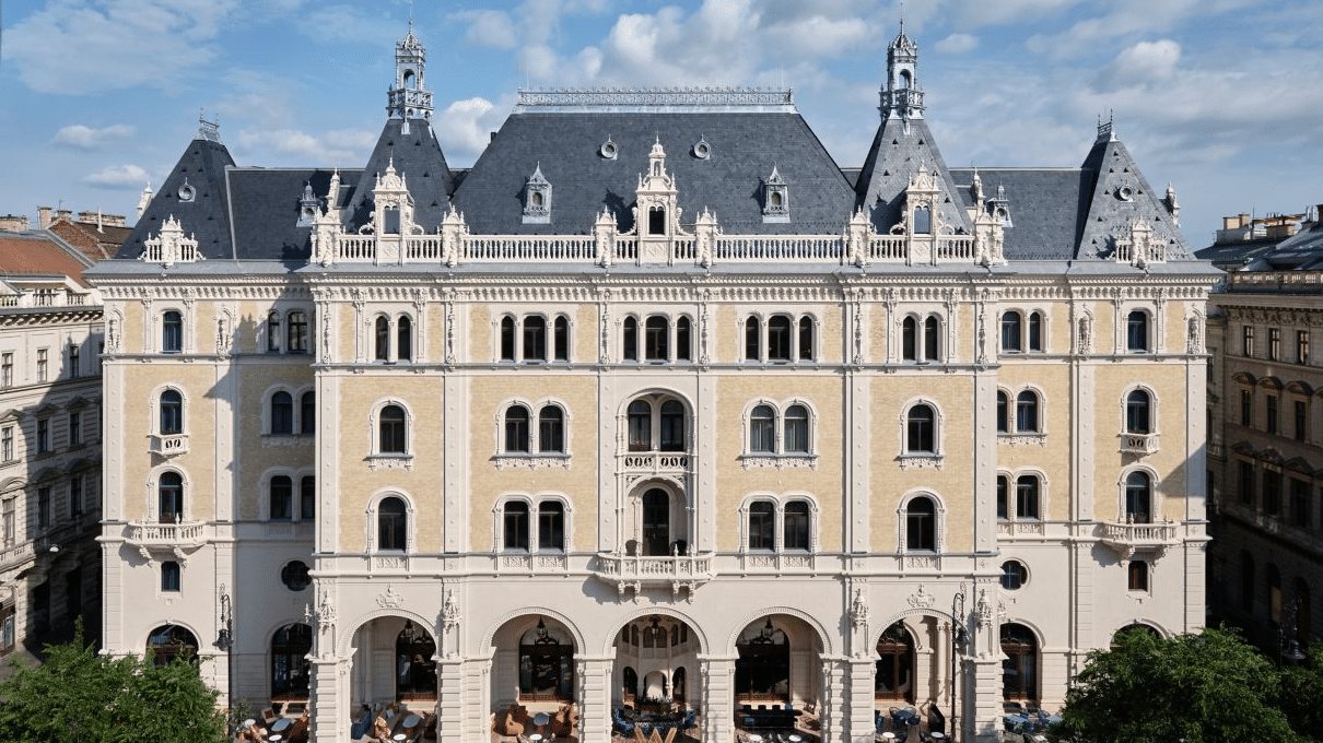 W Budapest