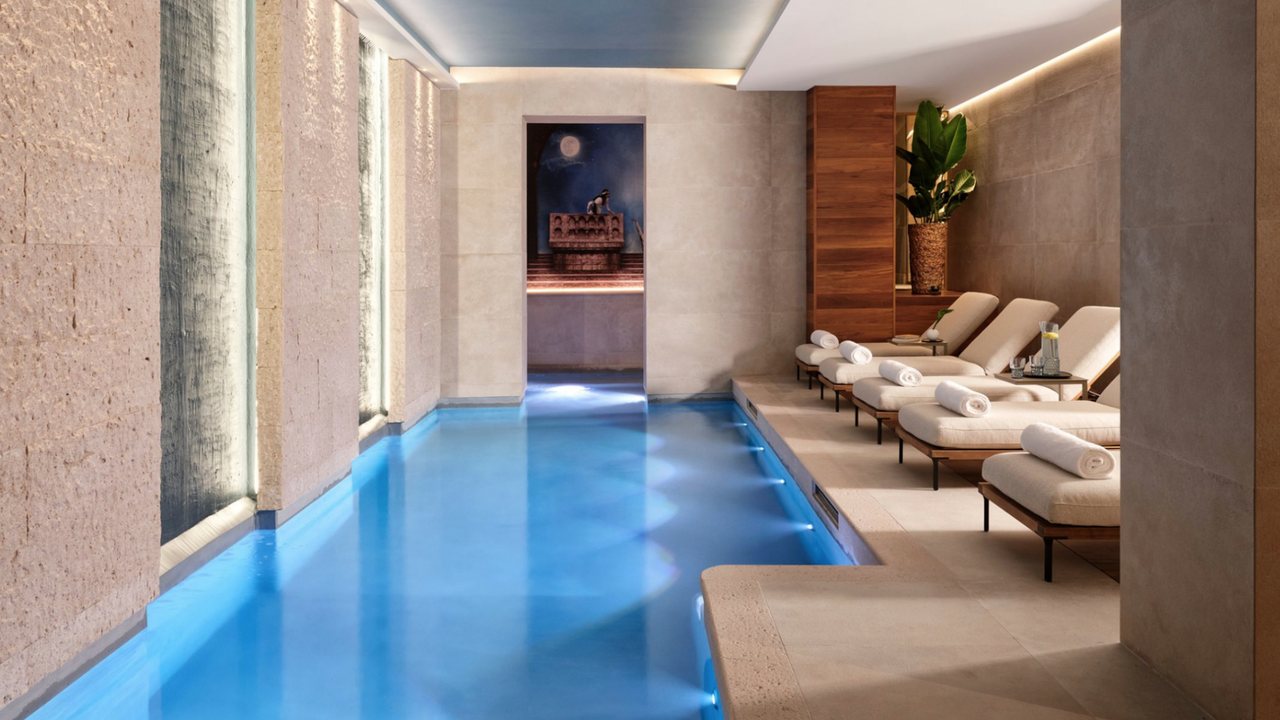 Pool – Vista Palazzo Verona