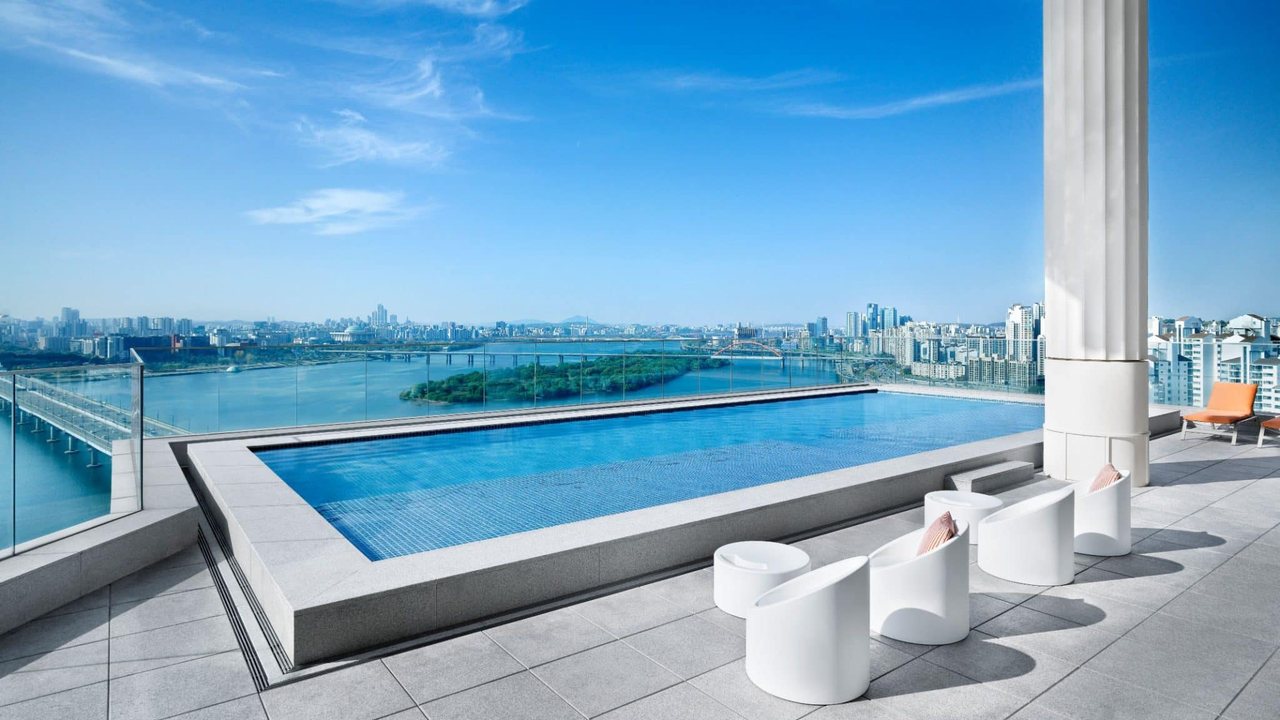 Piscina – Hotel Naru Seoul