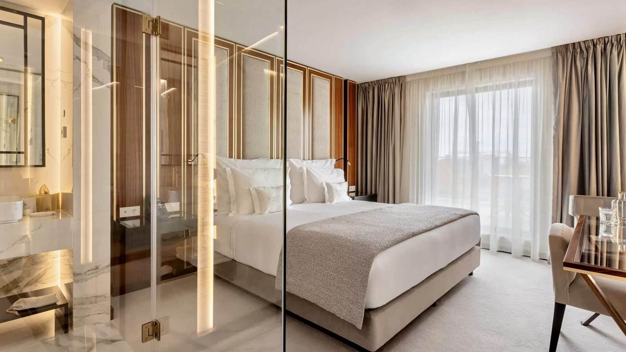 Wine & Books Hotel Porto