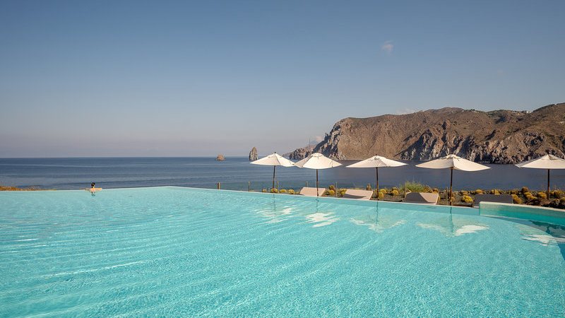 Piscina – Therasia Resort Vulcano