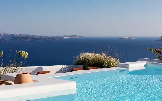 Canaves Ena Santorini