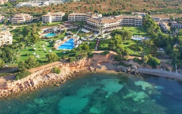 The St. Regis Mardavall Mallorca Resort