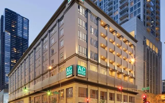 Hotel Chicago Downtown