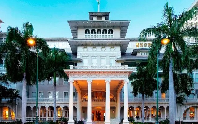 Moana Surfrider Waikiki Beach