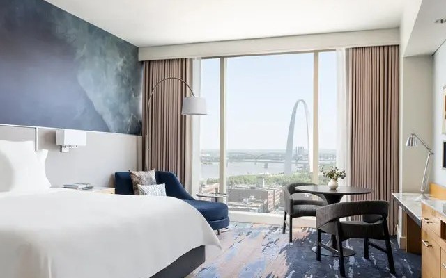 Four Seasons St. Louis