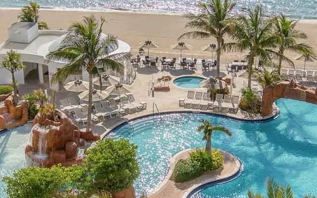 Trump International Beach Resort