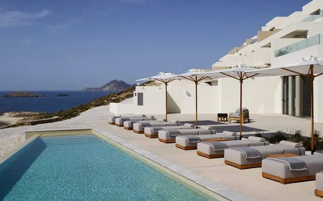 White Coast Pool Suites