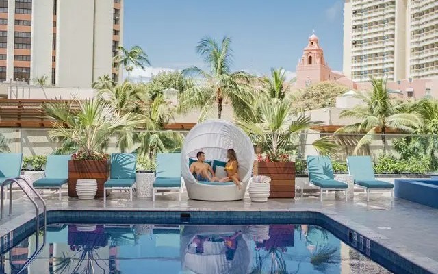 Waikiki Beachcomber Hotel