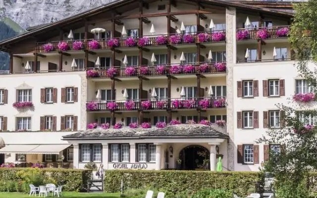 Hotel Adula