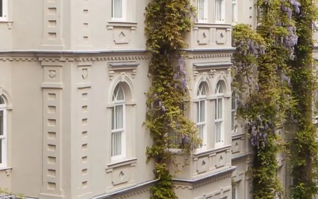 Adahan DeCamondo Pera Istanbul