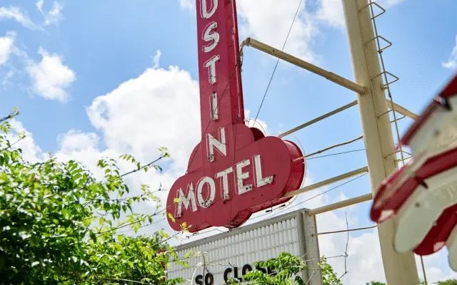 Bunkhouse Austin Motel