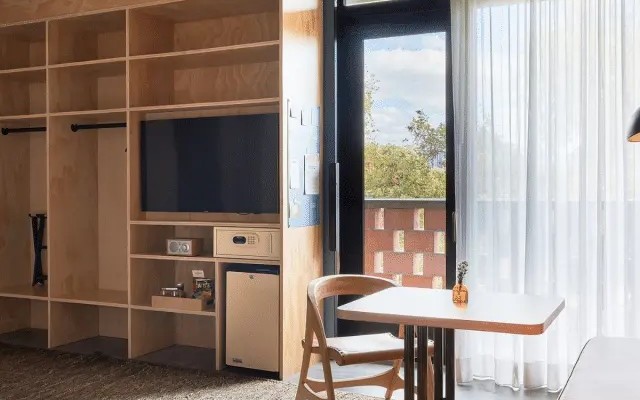 Bunkhouse Carpenter Hotel Austin