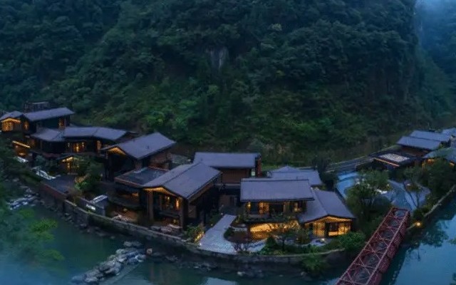 Pushine Jinfoshan Resort Hotel