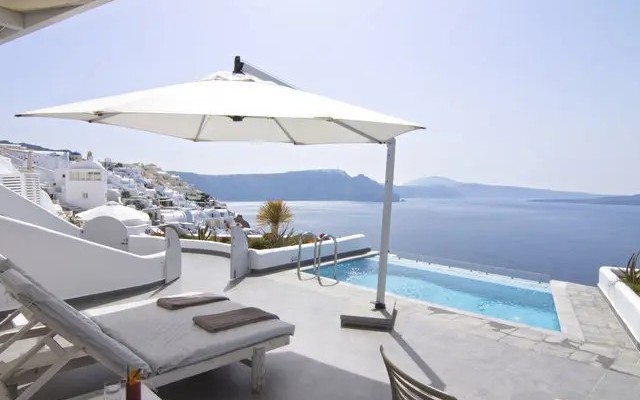 Santorini Secret Suites