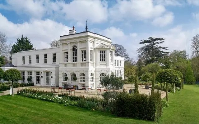 Monkey Island Estate Bray